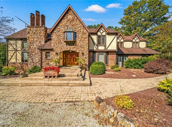 8801 Bunker Road, Orwell, OH 44076