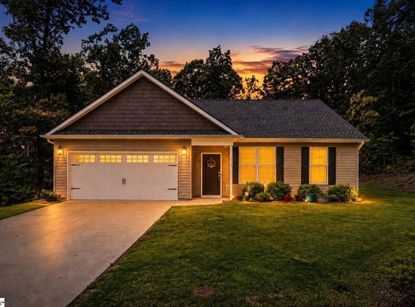 136 N Forest Circle, Marietta, SC 29661