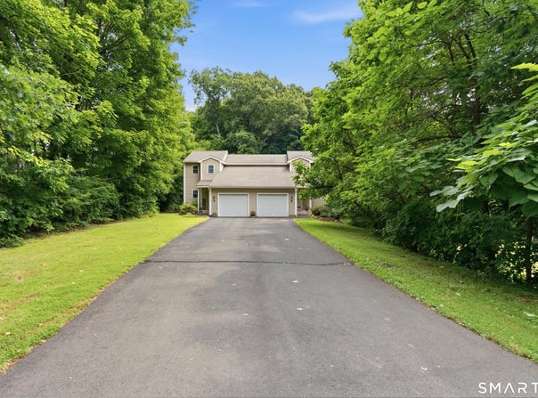 51 Academy Lane, Southington, CT 06489