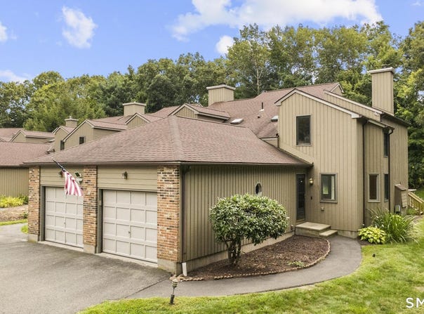 47 Far View Commons, Southbury, CT 06488