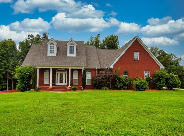211 GRANT Ln, Hamilton, AL 35570