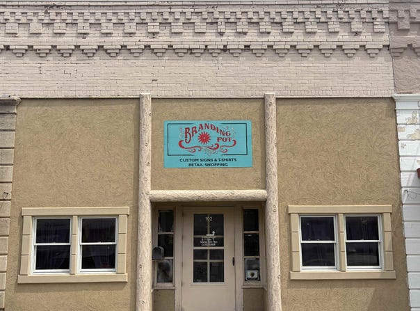 102 N Main, Eureka, KS 67045
