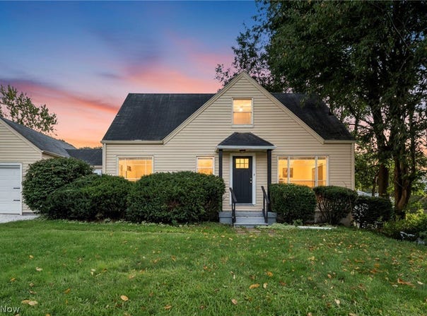 824 E Waterloo Road, Akron, OH 44306