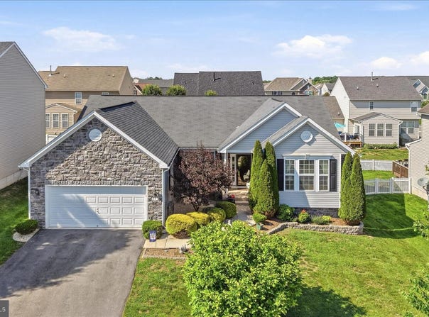 25 OVERBROOK Road, RANSON, WV 25438