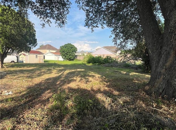 3000 BEHRMAN Highway lot: 23, New Orleans, LA 70114