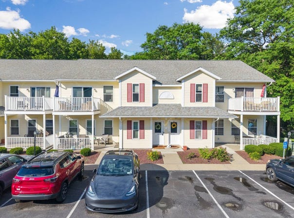 1710 Cambridge Manor Drive, Schenectady, NY 12302