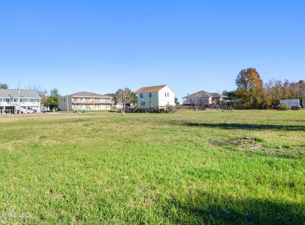 310 Perron Street, Waveland, MS 39576
