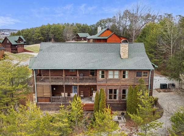 2818 Seth Rd, Pigeon Forge, TN 37863