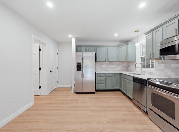 105 N Main St, Orange, MA 01364