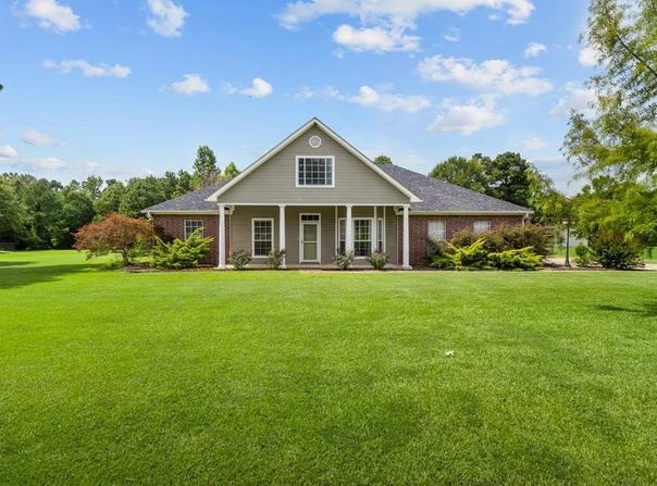 831 B K Pickering, Texarkana, TX 75501