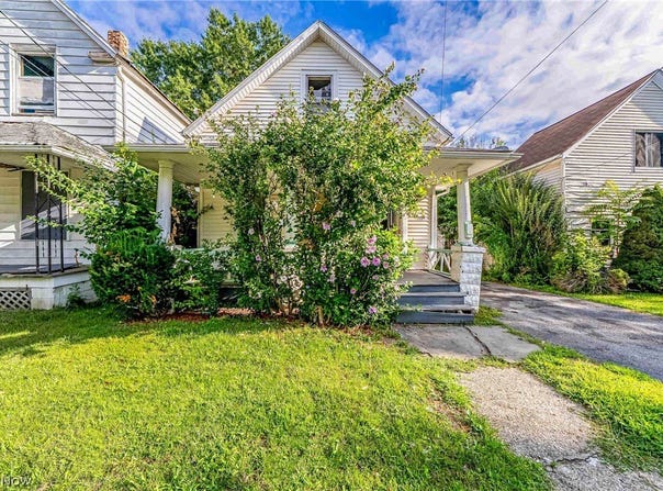 2908 Roanoke Avenue, Cleveland, OH 44109