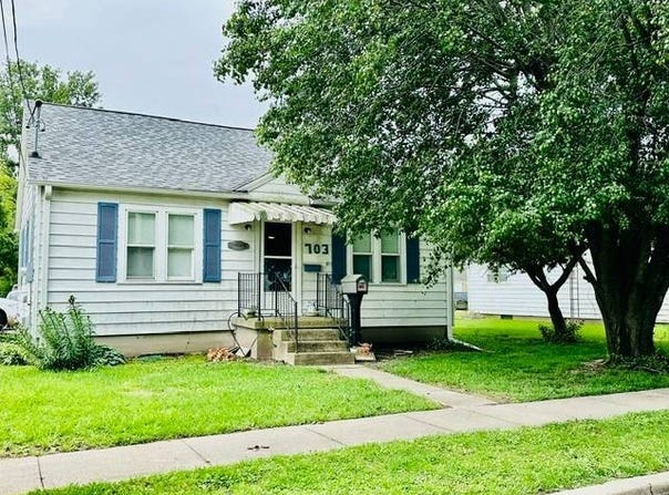 703 N. Range St., Oblong, IL 62449