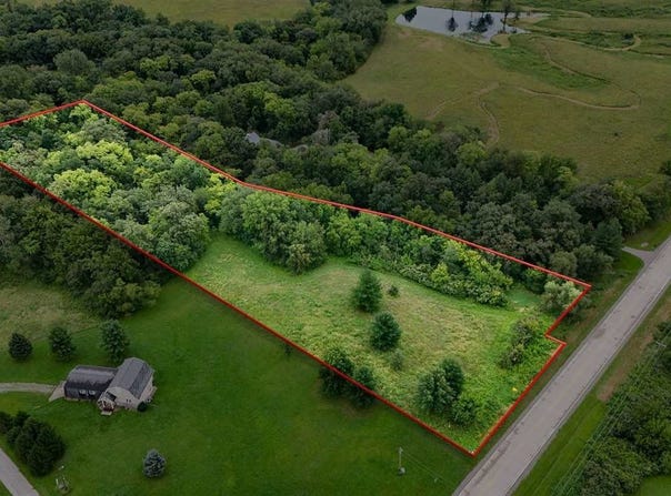 1436 Vine Ave, Riverside, IA 52327