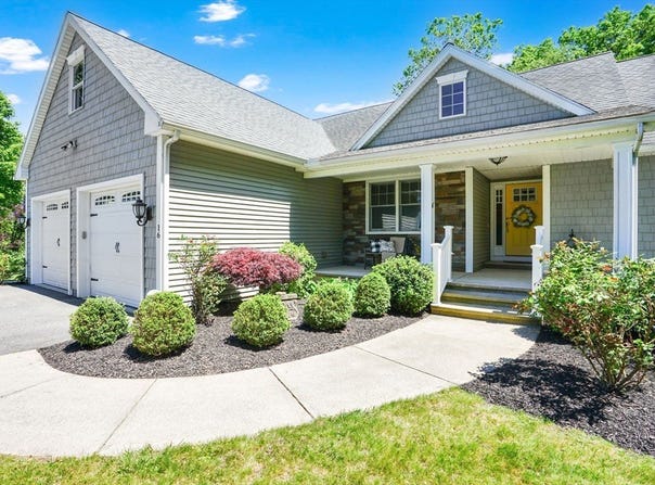 16 Fernwood Drive, East Longmeadow, MA 01028