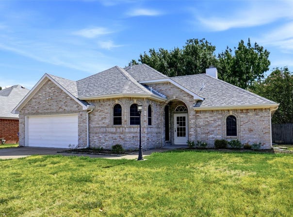 910 York Street, Forney, TX 75126