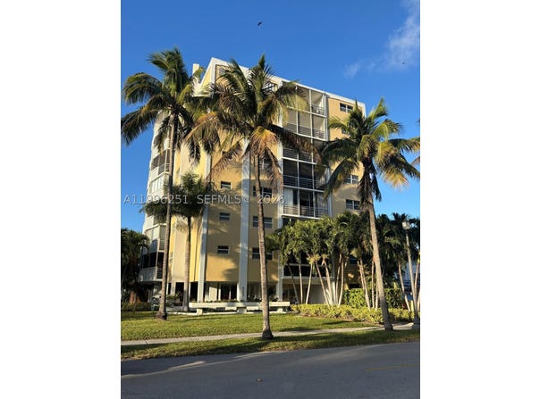 555 Crandon Blvd, Key Biscayne, FL 33149