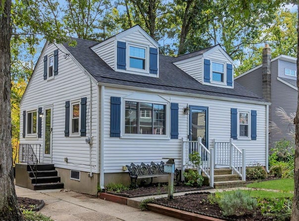 32 Bruning Lane, Spotswood, NJ 08884