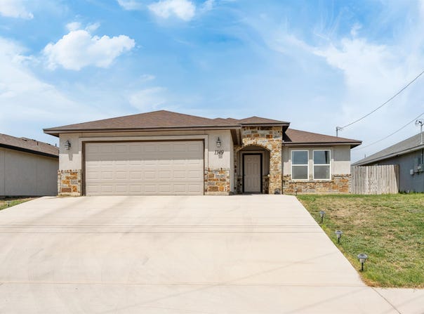1149 W Cantu, Del Rio, TX 78840