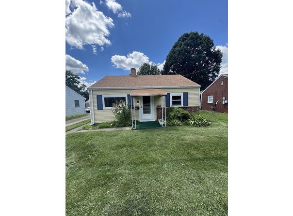 877 Riverview Ave, Baden, PA 15005