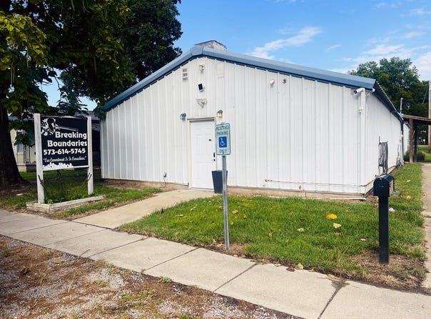 810 & 812 W Oak, Dexter, MO 63841