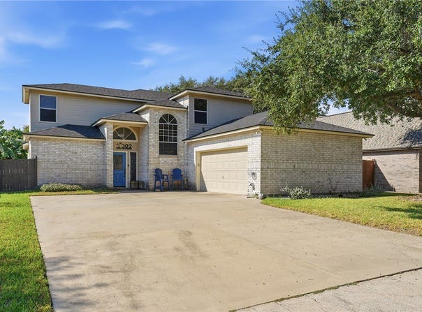 302 Long Point Drive, Portland, TX 78374