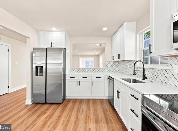 2 EMORY Lane, MOUNT LAUREL, NJ 08054