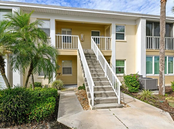 421 CERROMAR Terrace, VENICE, FL 34293