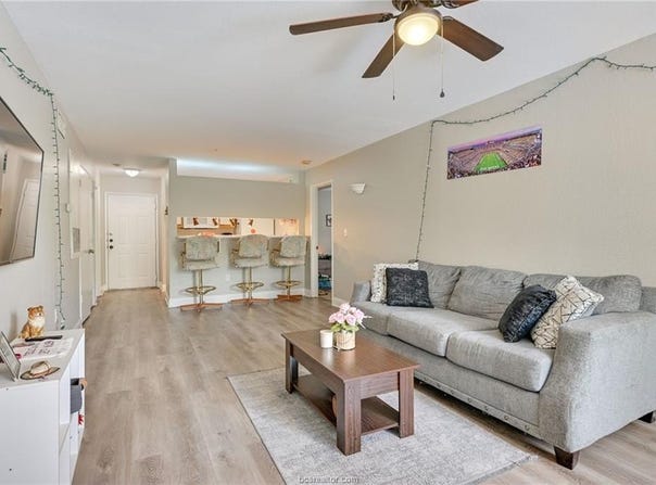 521 Southwest Parkway, College Station, TX 77840