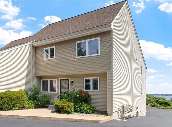 4042 Post Road, Warwick, RI 02886
