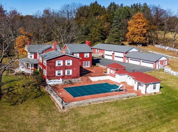 1004 E BEVERLEY ST, STAUNTON, VA 24401