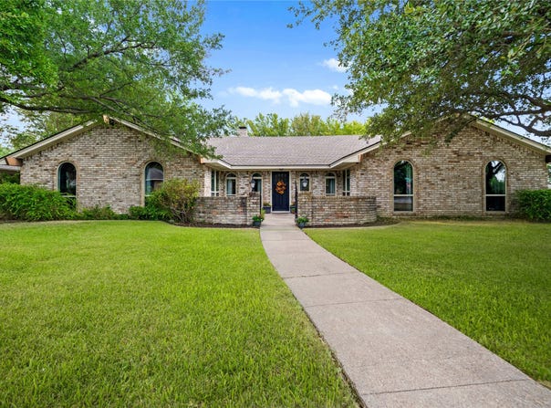 402 Coachlight Trail, Rockwall, TX 75087