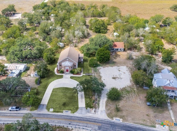 10020 Fm 621, Staples, TX 78655