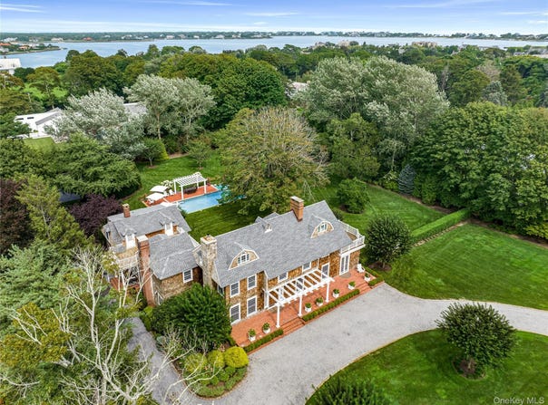 92 Beach Lane, Westhampton Beach, NY 11978
