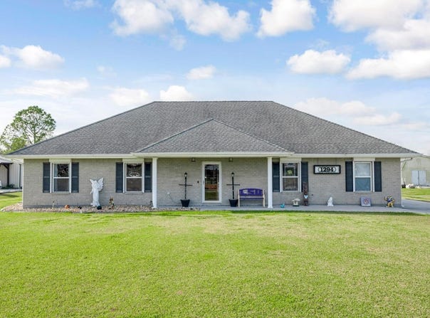 1294 Burma Rd, Thibodaux, LA 70301