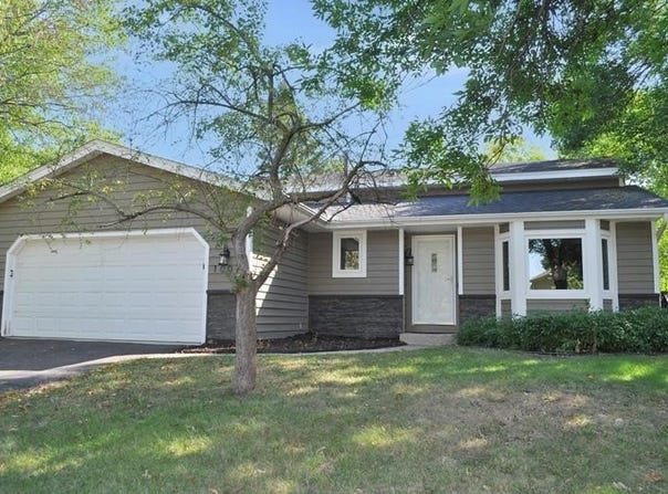 1007 Briar Creek Road, Eagan, MN 55123