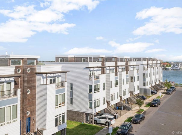 144 Beach 5th Street, Far Rockaway, NY 11691