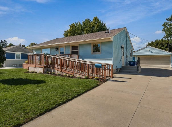 921 3rd Ave, Grafton, WI 53024