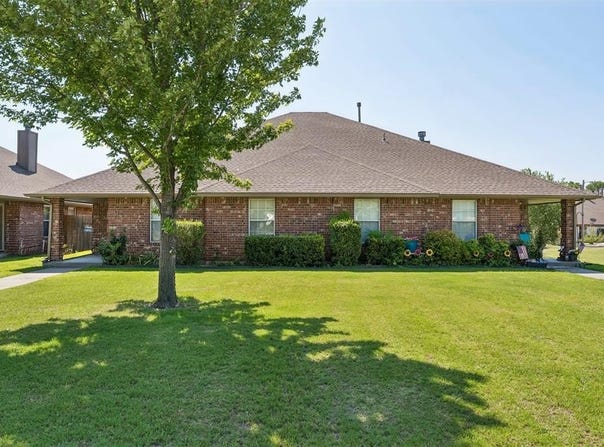400 N Willowood Drive, Yukon, OK 73099