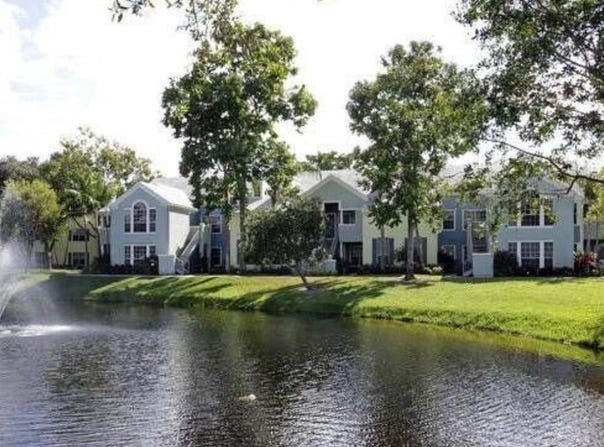 1000 Crystal Way, FL 33444