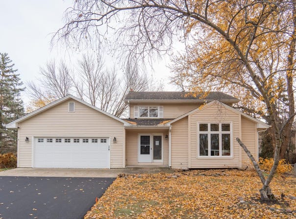 5245 Clayton Drive, Maple Plain, MN 55359