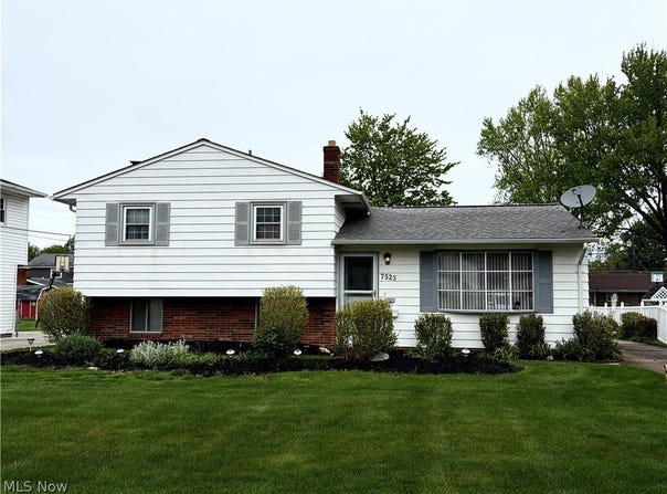 7525 Goldenrod Drive, Mentor on the Lake, OH 44060