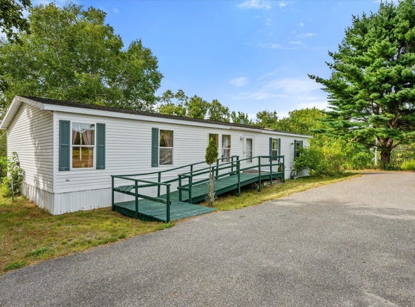 1187 Shore Road, Lamoine, ME 04605