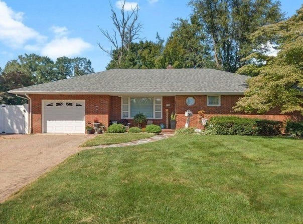 704 3Rd St, Dunellen Boro, NJ 08812-1147