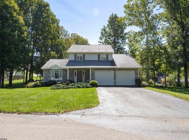 107 Juniper Lane, Fairmont, WV 26554
