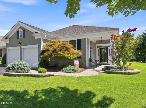 31 Devonshire Way, Jackson, NJ 08527