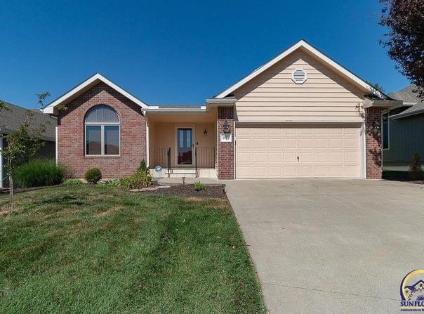 2829 SW Blue Stem DR, Topeka, KS 66614