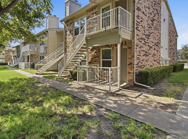 2200 E Trinity Mills Road, Carrollton, TX 75006