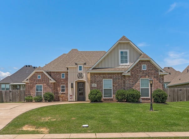 690 Lessie Drive, Stonewall, LA 71078