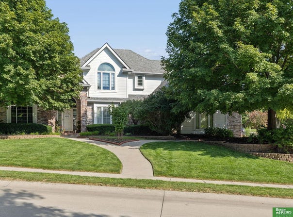 2611 N 159 Street, Omaha, NE 68116
