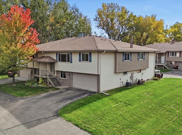 6838 Sandlewood Road, Woodbury, MN 55125